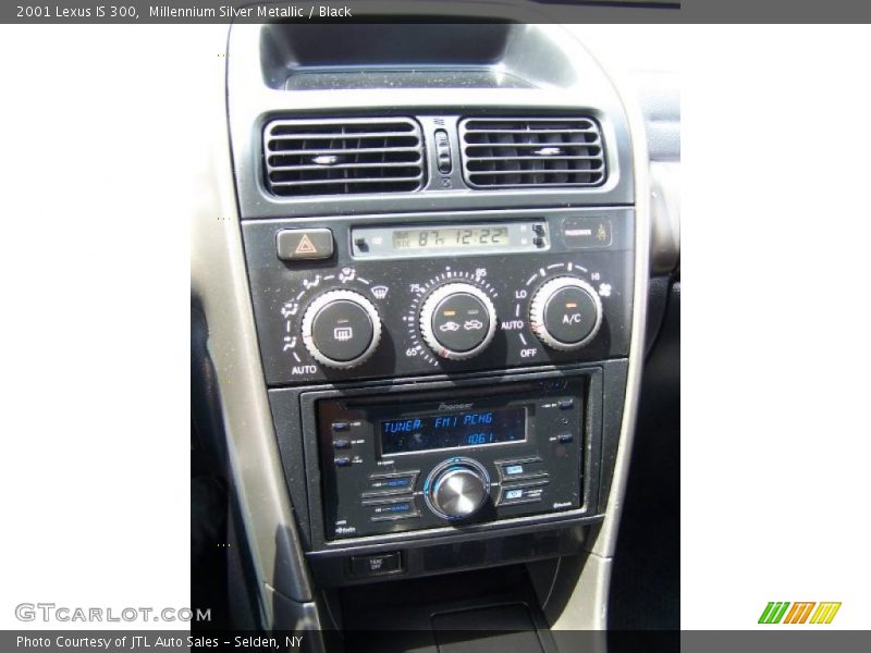 Controls of 2001 IS 300