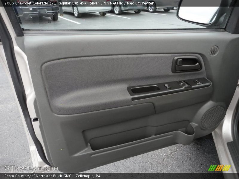 Door Panel of 2006 Colorado Z71 Regular Cab 4x4