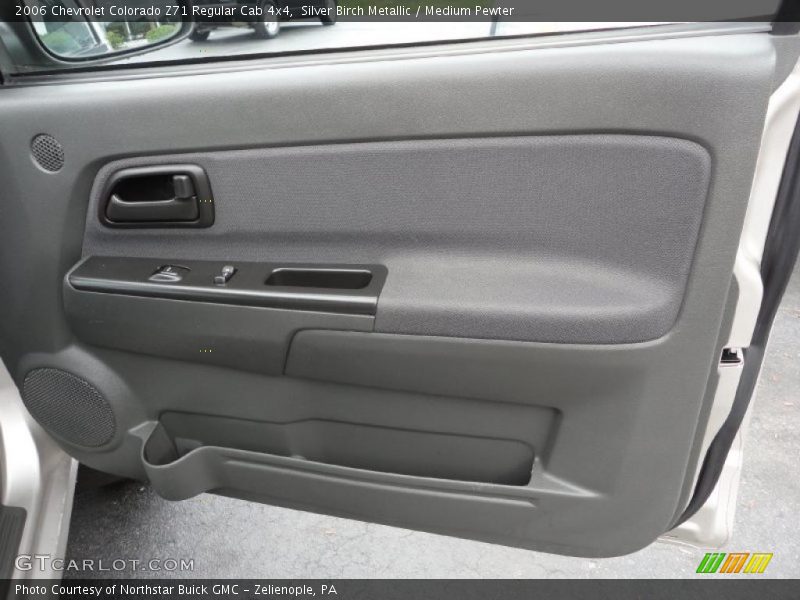 Door Panel of 2006 Colorado Z71 Regular Cab 4x4