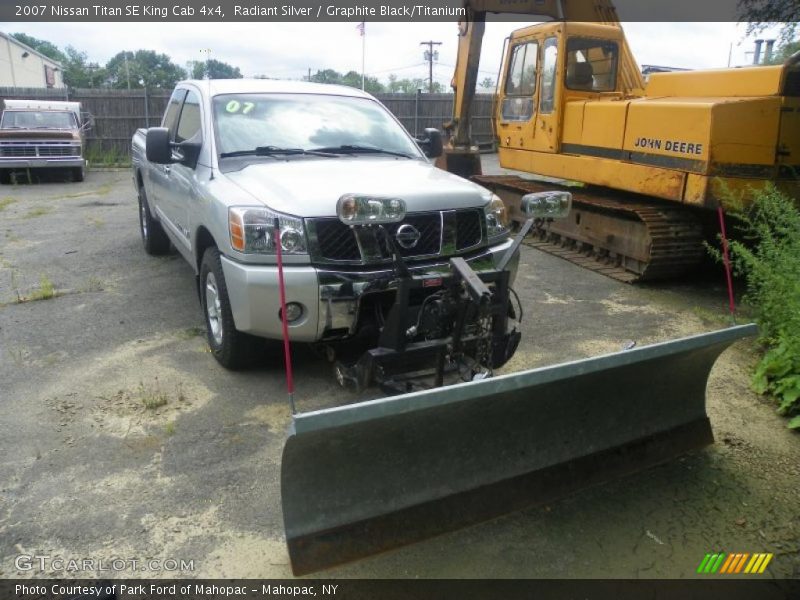 Radiant Silver / Graphite Black/Titanium 2007 Nissan Titan SE King Cab 4x4