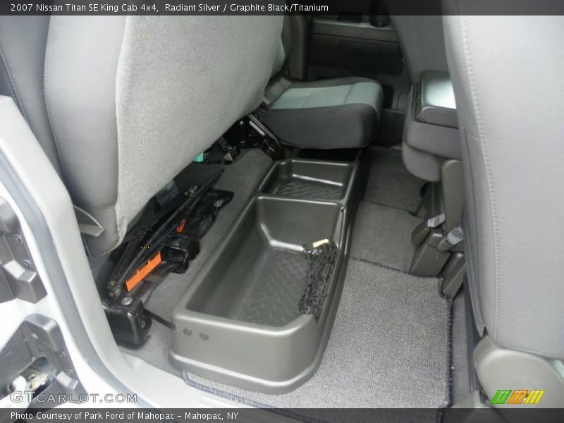 Radiant Silver / Graphite Black/Titanium 2007 Nissan Titan SE King Cab 4x4