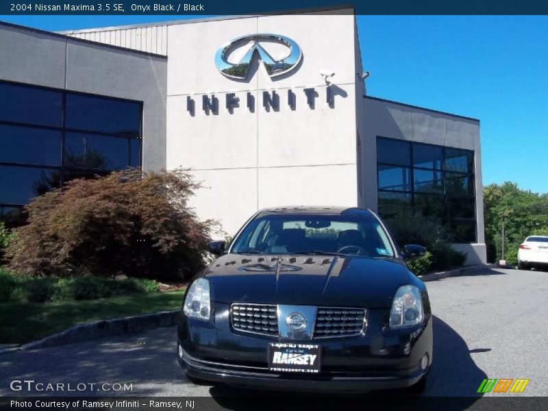 Onyx Black / Black 2004 Nissan Maxima 3.5 SE