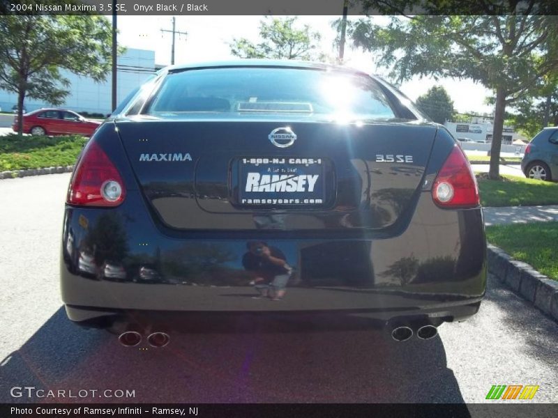 Onyx Black / Black 2004 Nissan Maxima 3.5 SE