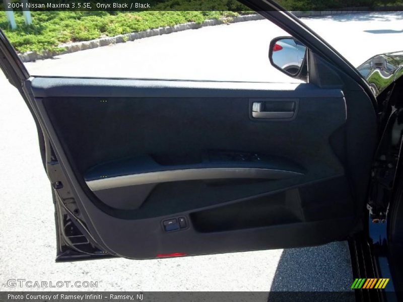 Onyx Black / Black 2004 Nissan Maxima 3.5 SE