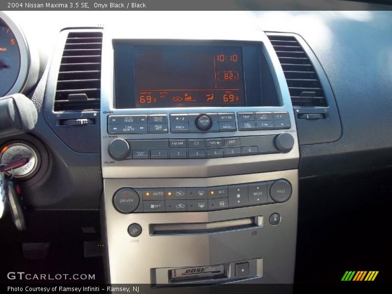 Onyx Black / Black 2004 Nissan Maxima 3.5 SE
