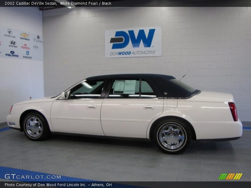White Diamond Pearl / Black 2002 Cadillac DeVille Sedan