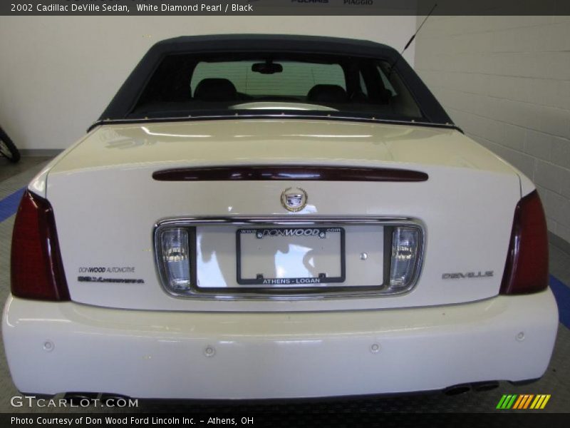 White Diamond Pearl / Black 2002 Cadillac DeVille Sedan