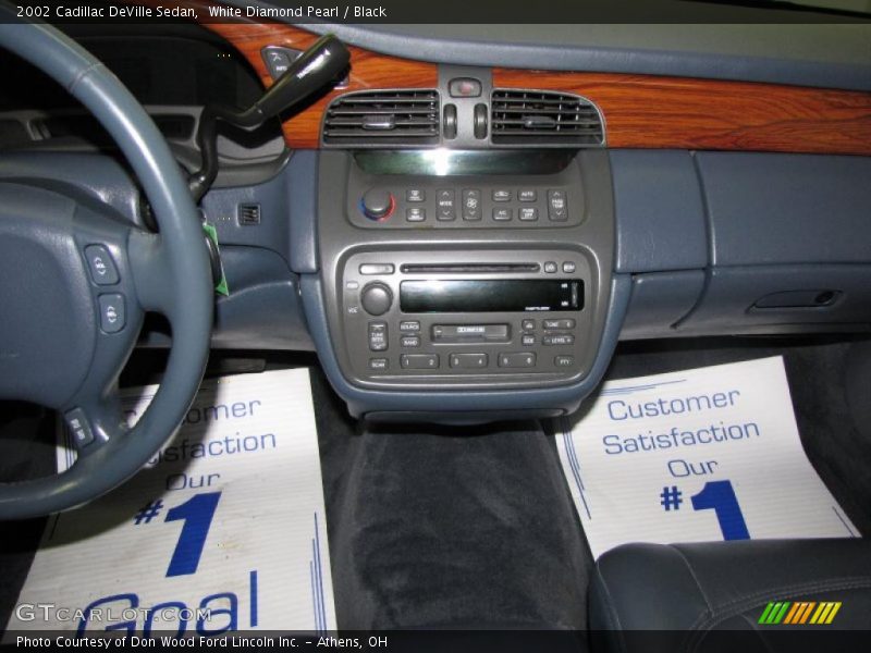 White Diamond Pearl / Black 2002 Cadillac DeVille Sedan