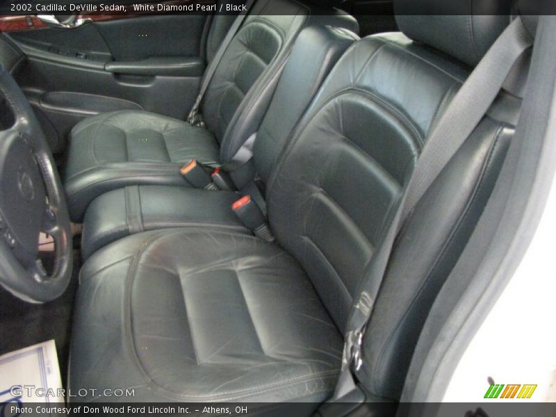 White Diamond Pearl / Black 2002 Cadillac DeVille Sedan