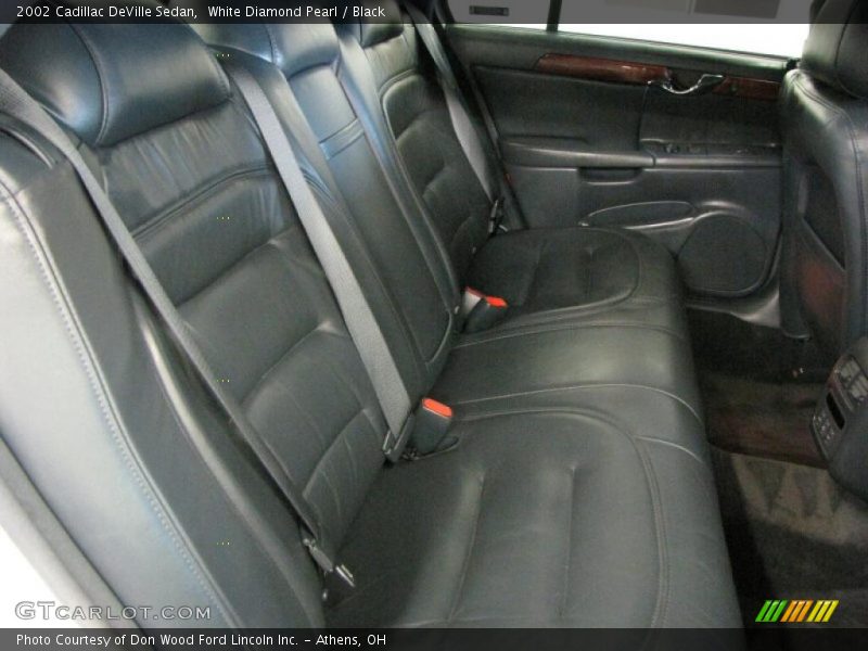 White Diamond Pearl / Black 2002 Cadillac DeVille Sedan