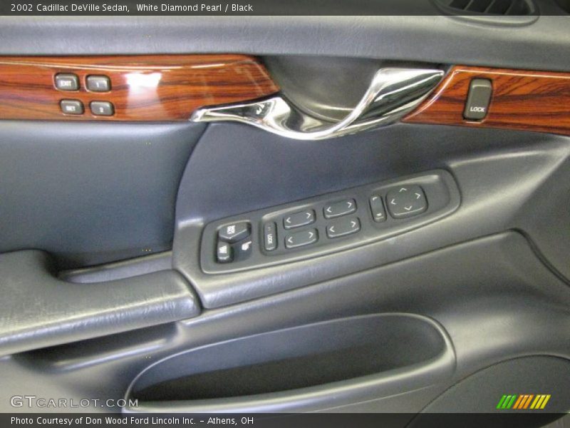 White Diamond Pearl / Black 2002 Cadillac DeVille Sedan