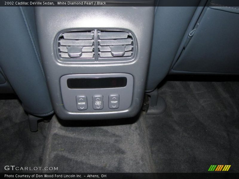 White Diamond Pearl / Black 2002 Cadillac DeVille Sedan
