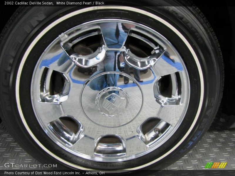White Diamond Pearl / Black 2002 Cadillac DeVille Sedan