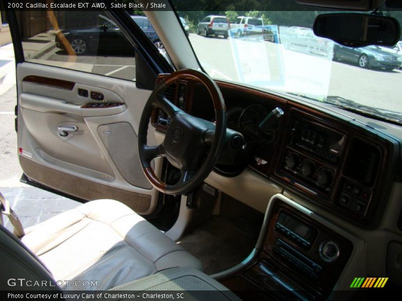 Sable Black / Shale 2002 Cadillac Escalade EXT AWD