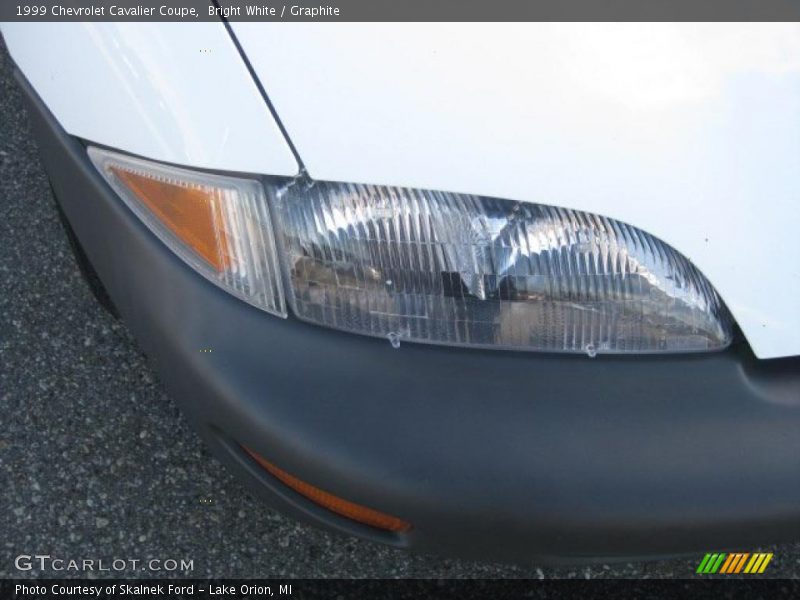 Bright White / Graphite 1999 Chevrolet Cavalier Coupe