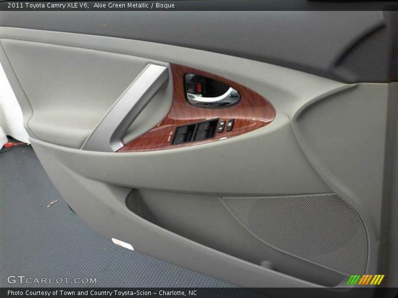 Aloe Green Metallic / Bisque 2011 Toyota Camry XLE V6