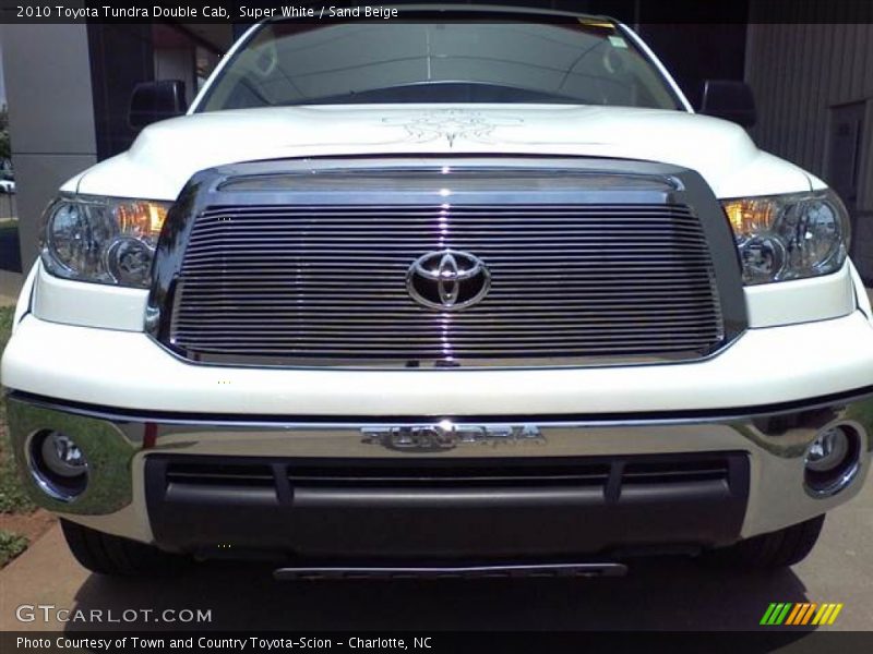 Super White / Sand Beige 2010 Toyota Tundra Double Cab