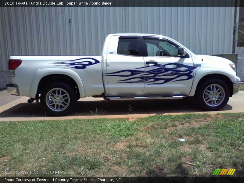 Super White / Sand Beige 2010 Toyota Tundra Double Cab