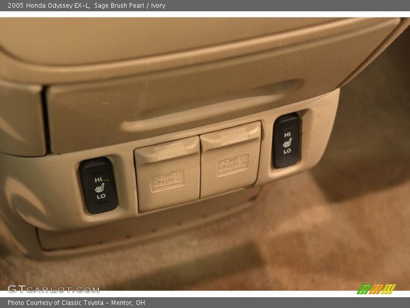 Sage Brush Pearl / Ivory 2005 Honda Odyssey EX-L