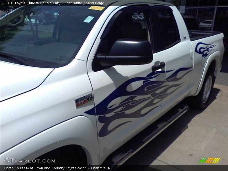 Super White / Sand Beige 2010 Toyota Tundra Double Cab