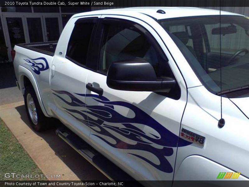 Super White / Sand Beige 2010 Toyota Tundra Double Cab