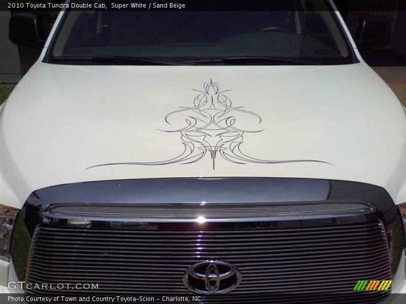 Super White / Sand Beige 2010 Toyota Tundra Double Cab