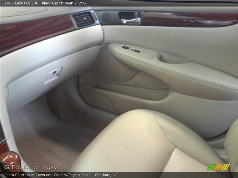 Black Garnet Pearl / Ivory 2003 Lexus ES 300
