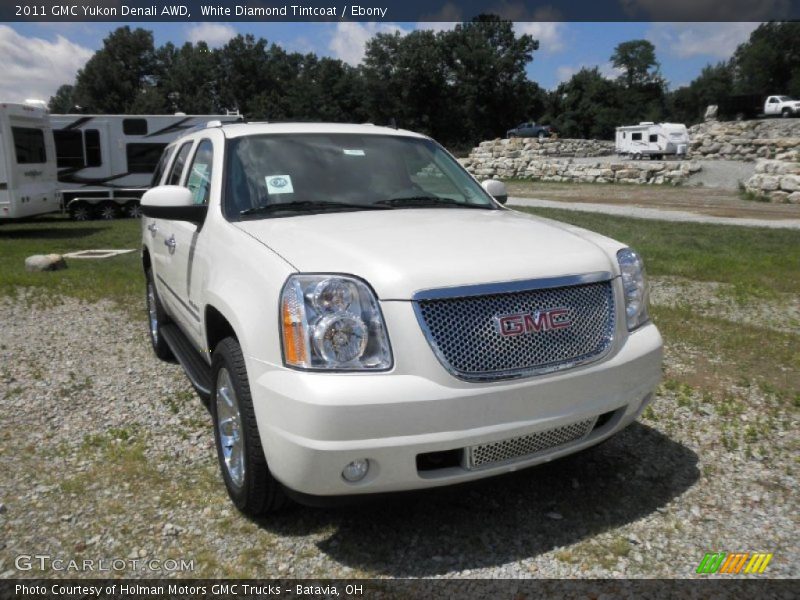 White Diamond Tintcoat / Ebony 2011 GMC Yukon Denali AWD