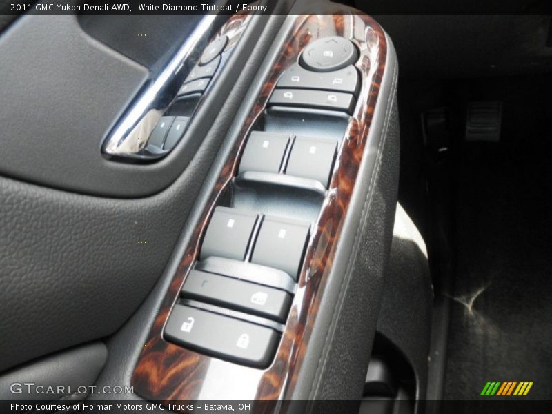 White Diamond Tintcoat / Ebony 2011 GMC Yukon Denali AWD