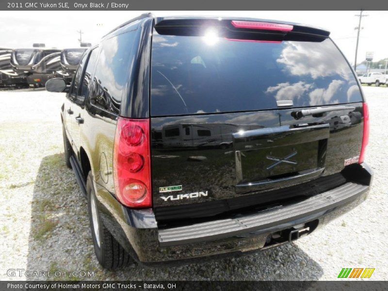 Onyx Black / Ebony 2011 GMC Yukon SLE