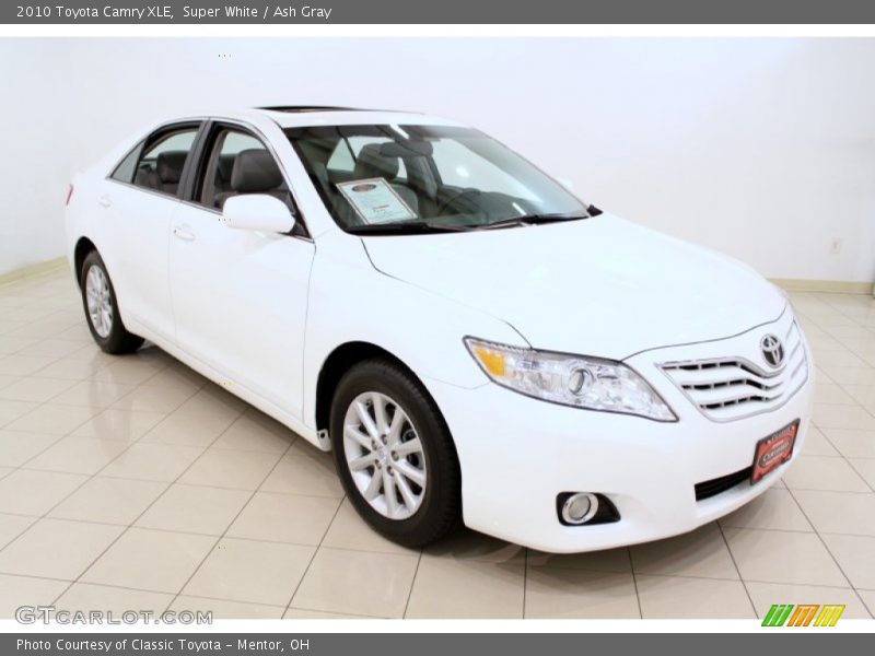 Super White / Ash Gray 2010 Toyota Camry XLE