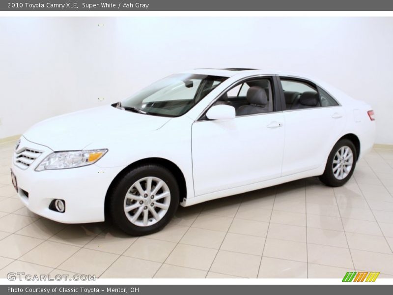 Super White / Ash Gray 2010 Toyota Camry XLE