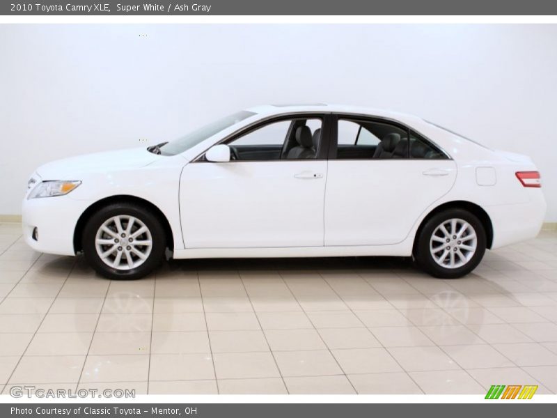 Super White / Ash Gray 2010 Toyota Camry XLE