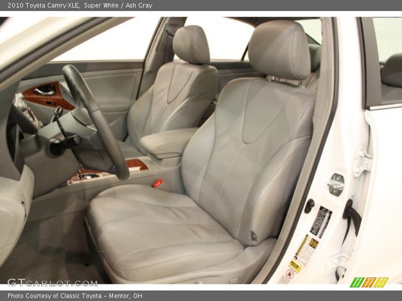 Super White / Ash Gray 2010 Toyota Camry XLE