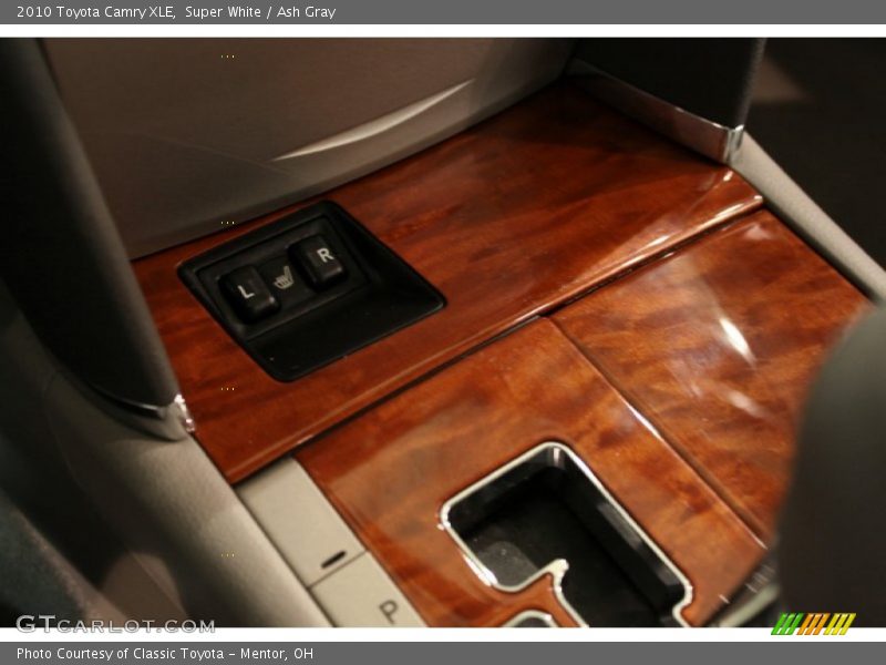 Super White / Ash Gray 2010 Toyota Camry XLE