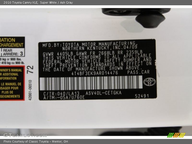 Super White / Ash Gray 2010 Toyota Camry XLE