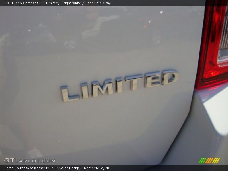 Bright White / Dark Slate Gray 2011 Jeep Compass 2.4 Limited