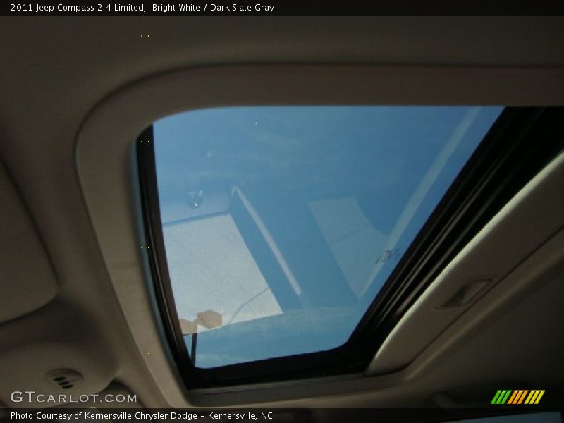 Bright White / Dark Slate Gray 2011 Jeep Compass 2.4 Limited