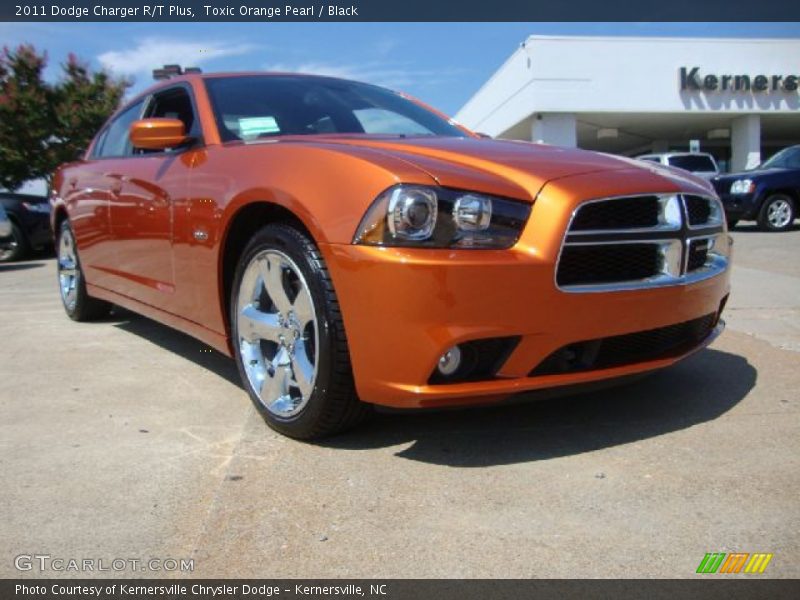 Toxic Orange Pearl / Black 2011 Dodge Charger R/T Plus