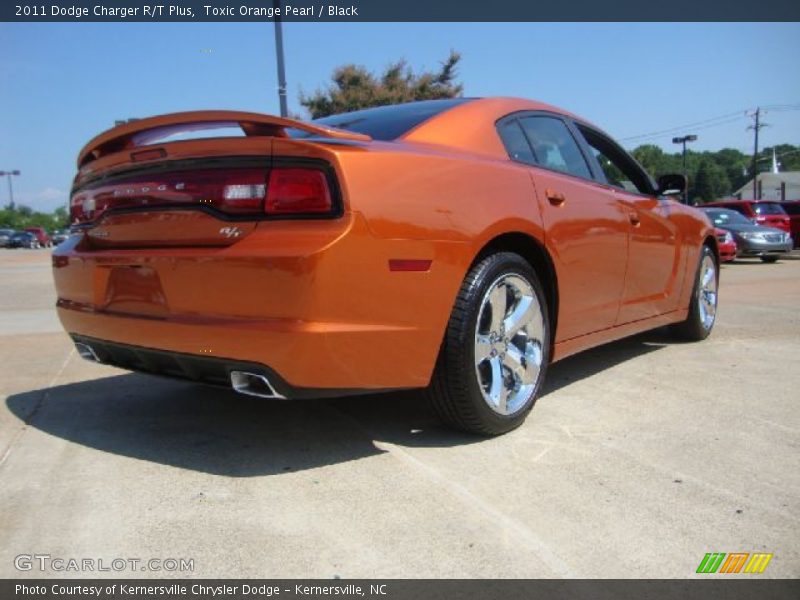 Toxic Orange Pearl / Black 2011 Dodge Charger R/T Plus