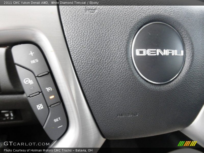 White Diamond Tintcoat / Ebony 2011 GMC Yukon Denali AWD