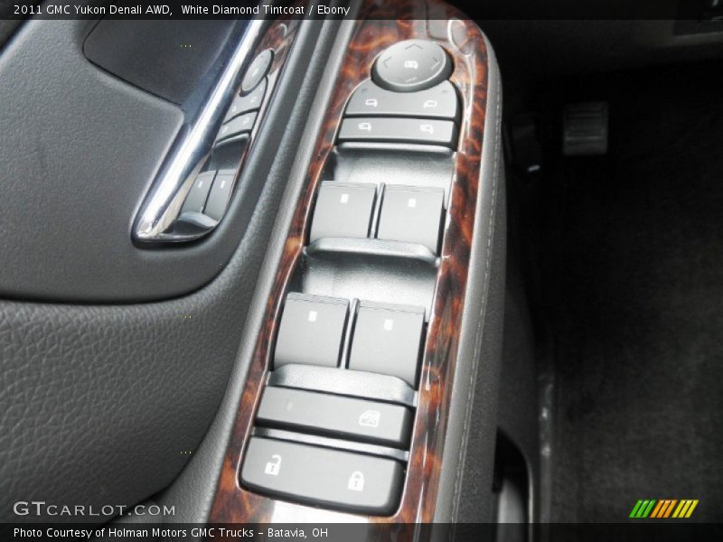 White Diamond Tintcoat / Ebony 2011 GMC Yukon Denali AWD