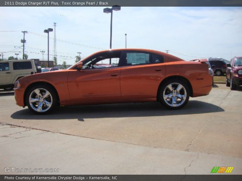 Toxic Orange Pearl / Black 2011 Dodge Charger R/T Plus