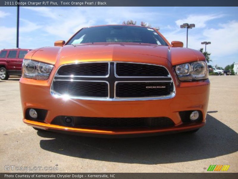 Toxic Orange Pearl / Black 2011 Dodge Charger R/T Plus
