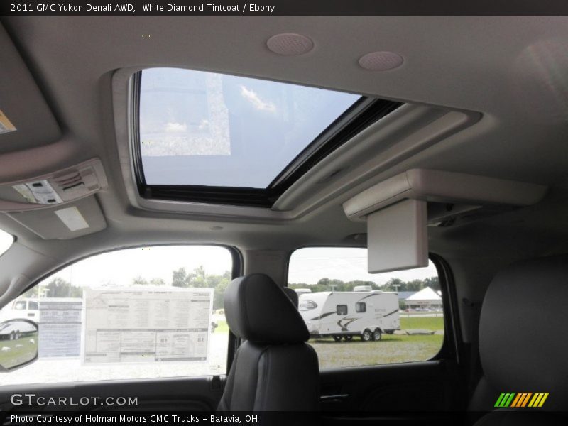 White Diamond Tintcoat / Ebony 2011 GMC Yukon Denali AWD