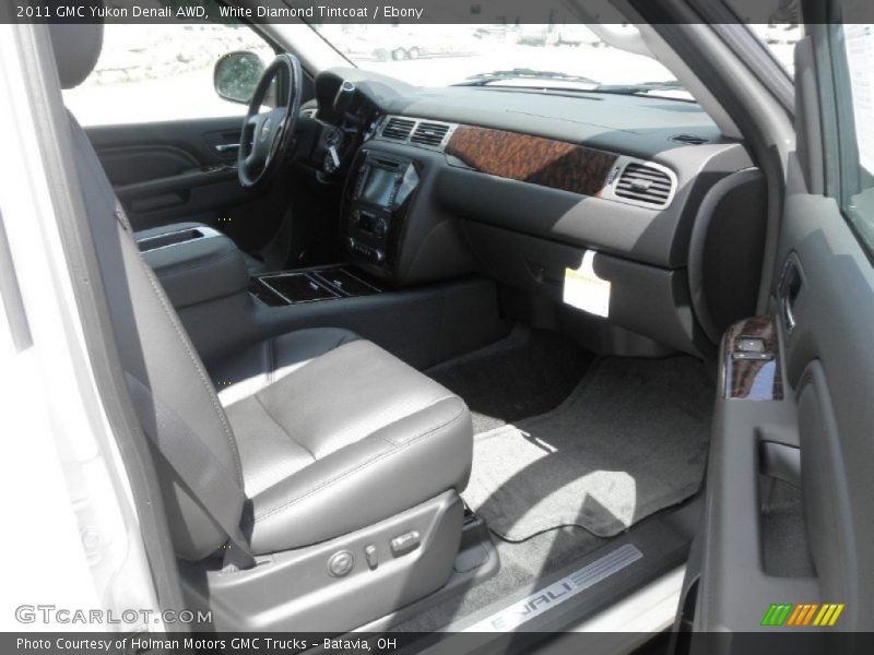 White Diamond Tintcoat / Ebony 2011 GMC Yukon Denali AWD