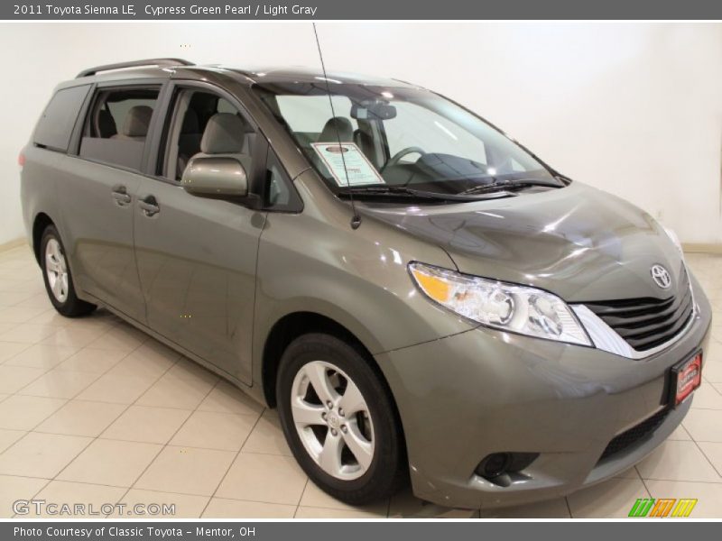 Cypress Green Pearl / Light Gray 2011 Toyota Sienna LE