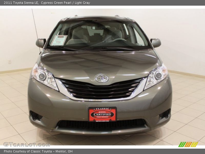 Cypress Green Pearl / Light Gray 2011 Toyota Sienna LE