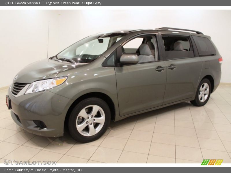 Cypress Green Pearl / Light Gray 2011 Toyota Sienna LE