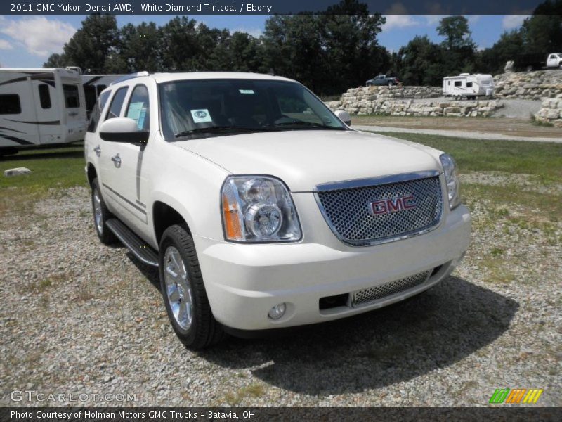 White Diamond Tintcoat / Ebony 2011 GMC Yukon Denali AWD
